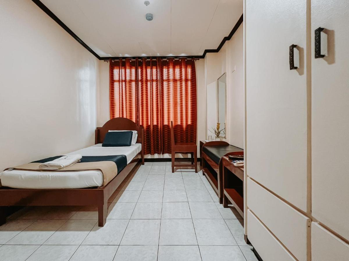 Fuente Hotel De Cebu Екстериор снимка