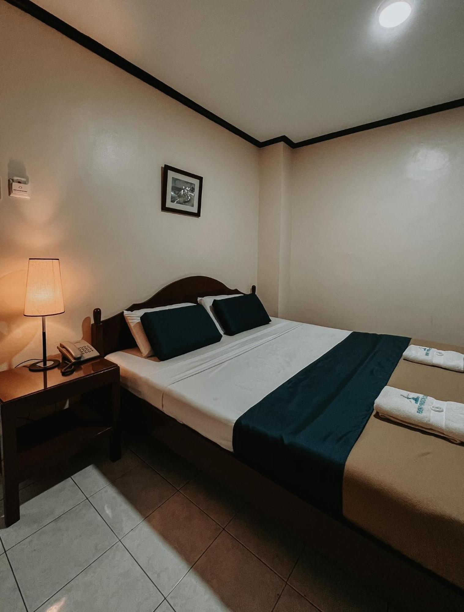 Fuente Hotel De Cebu Екстериор снимка